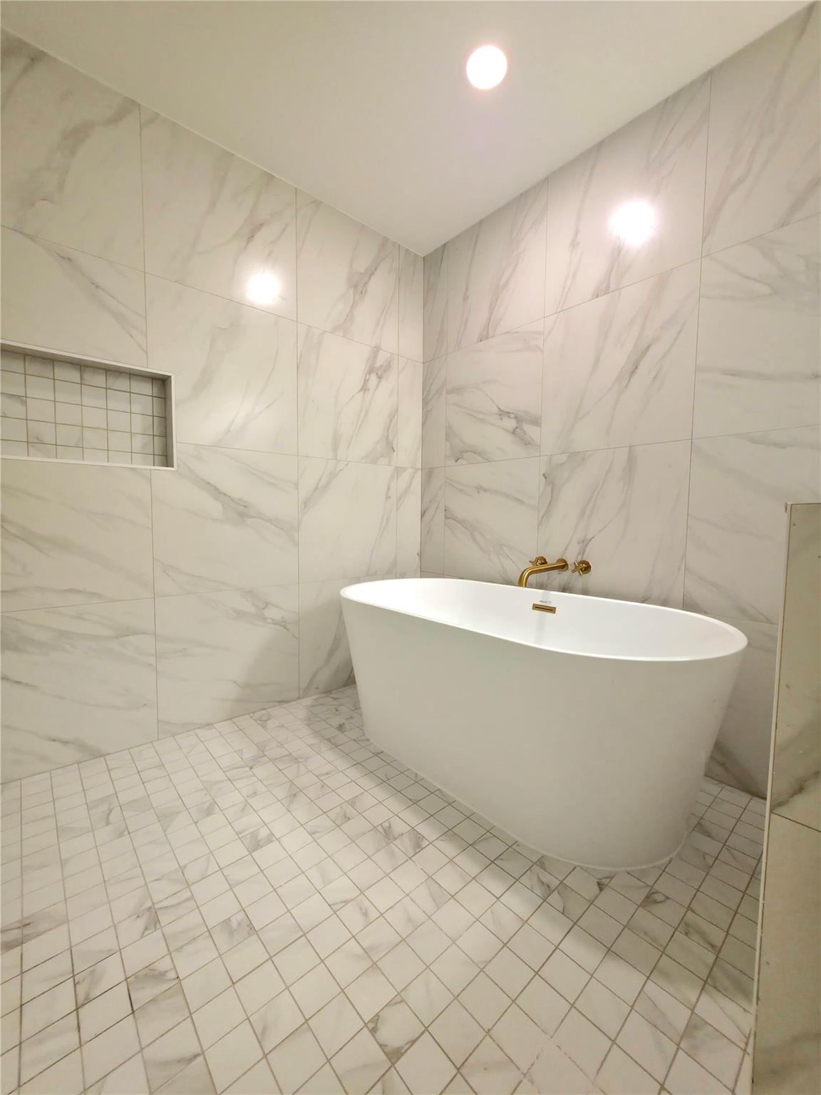 109 Cernosek Rd, La Grange, TX 78945