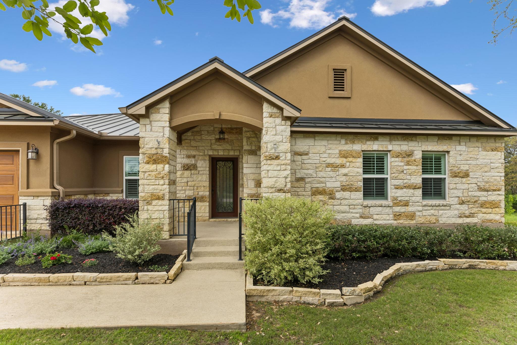 824 Sun Ray, Horseshoe Bay, TX 78657