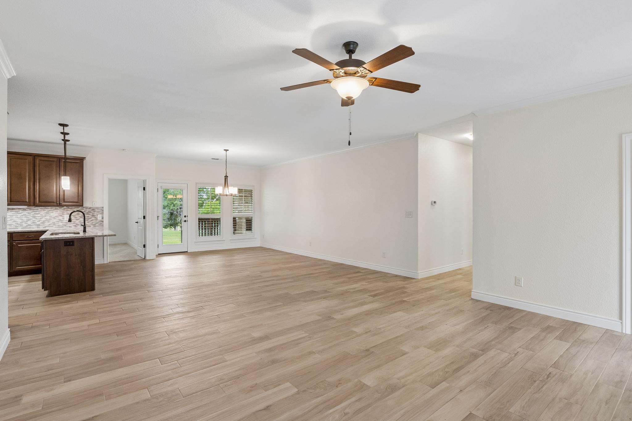 824 Sun Ray, Horseshoe Bay, TX 78657