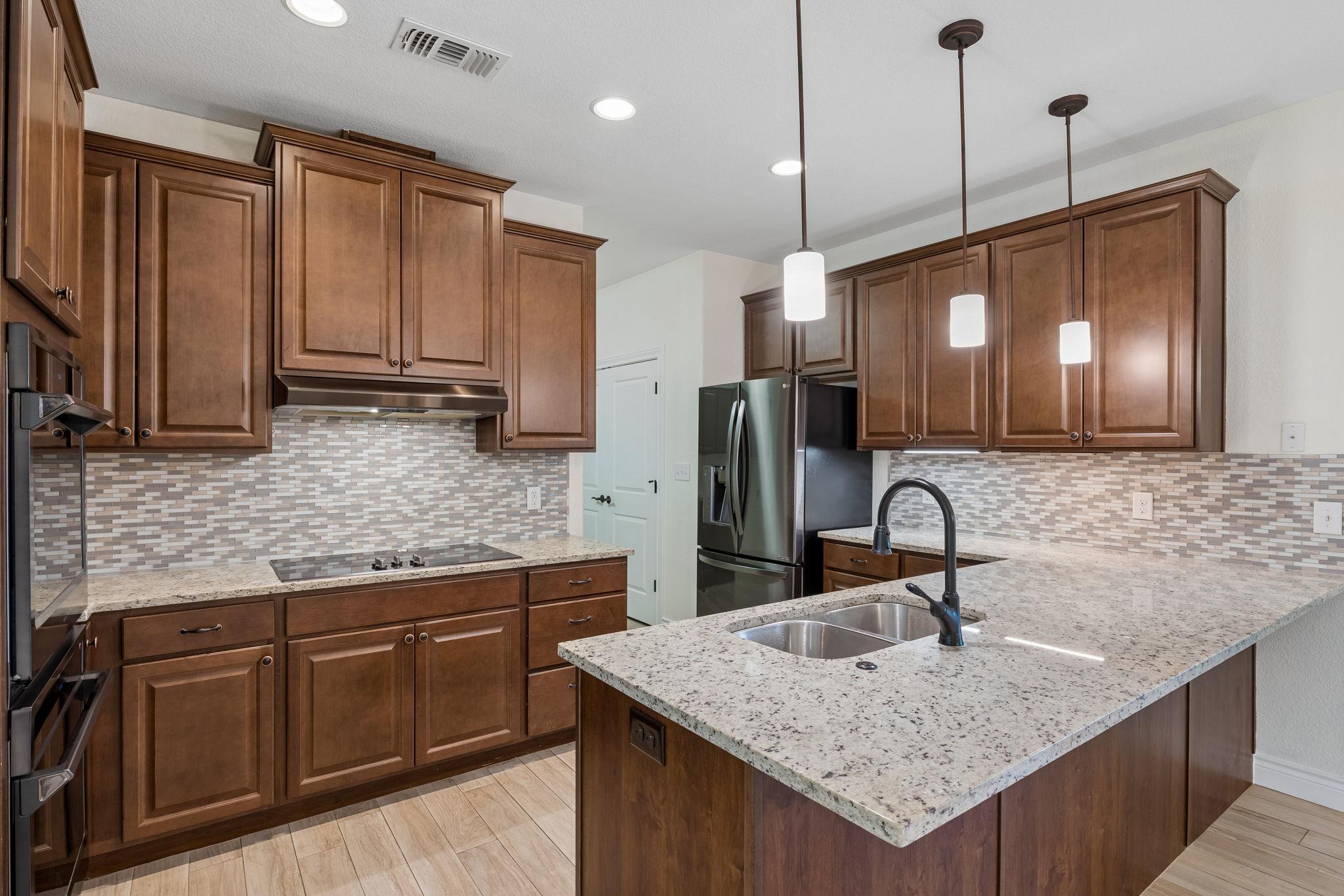 824 Sun Ray, Horseshoe Bay, TX 78657