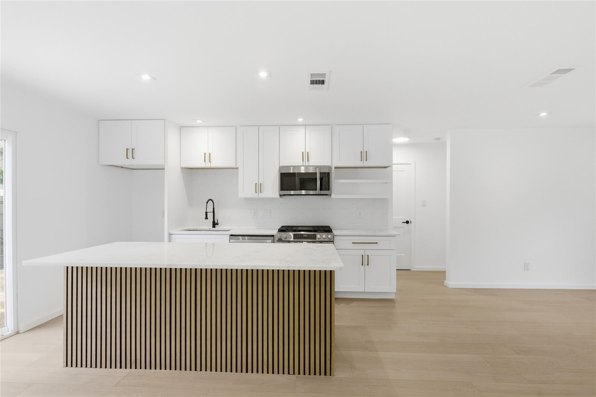 4400 Dovehill Dr, Austin, TX 78744