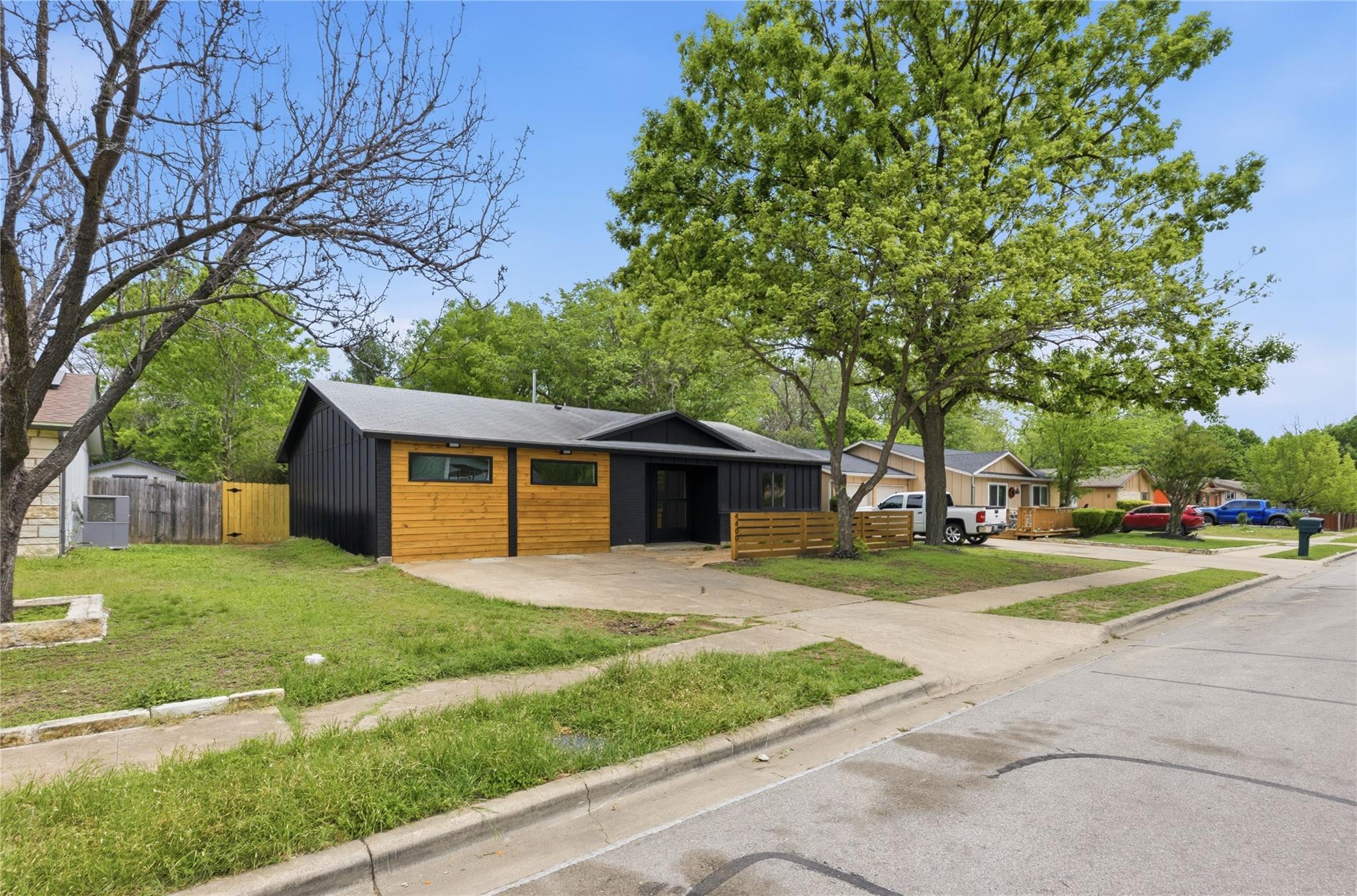 4400 Dovehill Dr, Austin, TX 78744