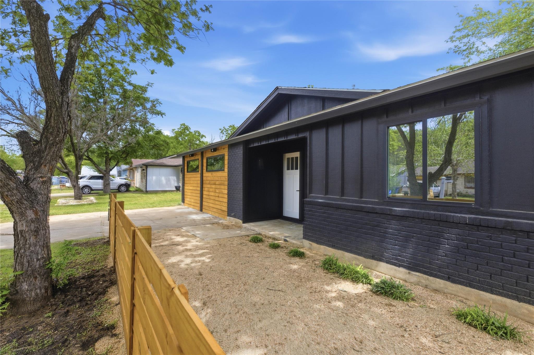 4400 Dovehill Dr, Austin, TX 78744