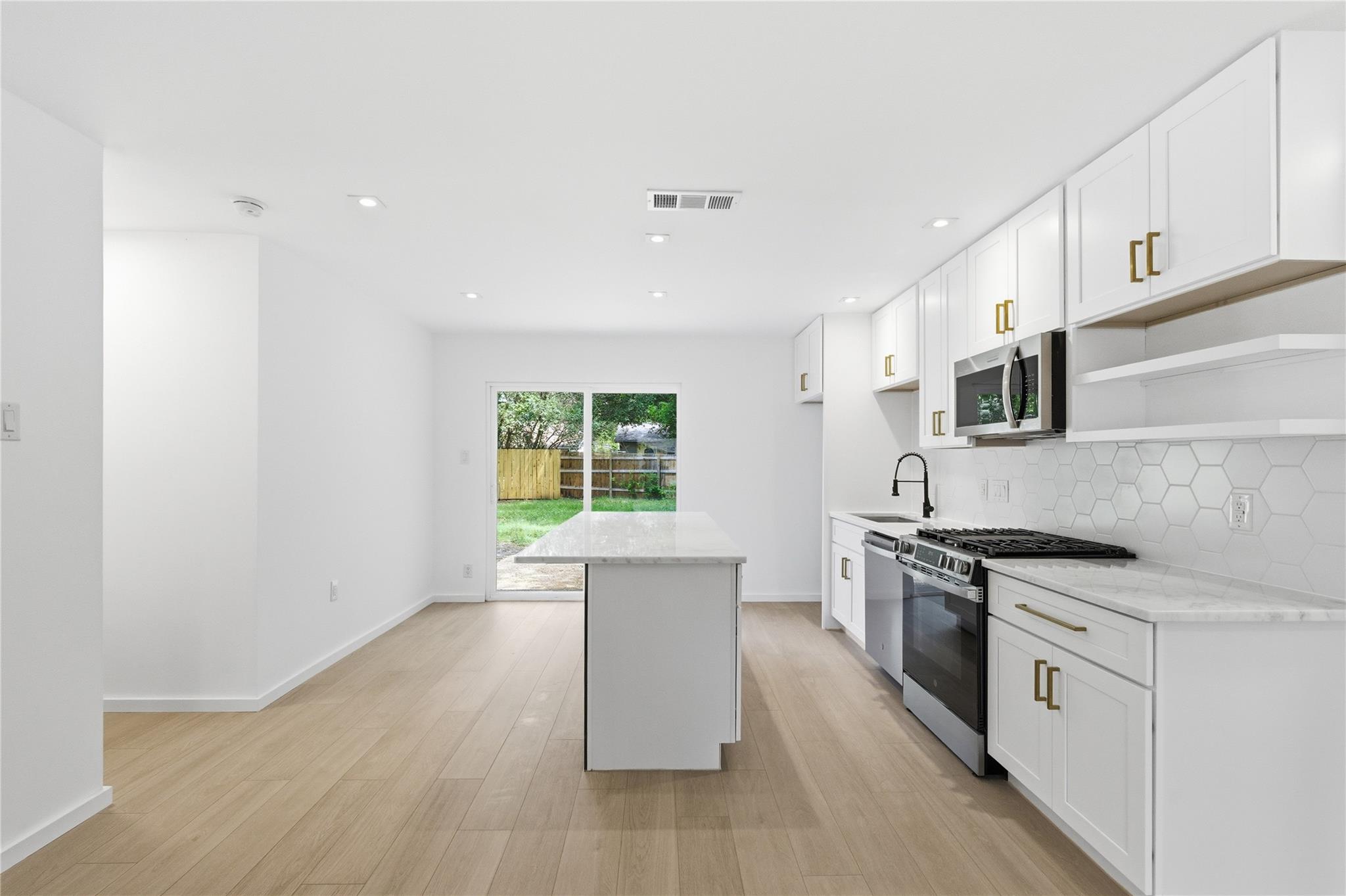 4400 Dovehill Dr, Austin, TX 78744