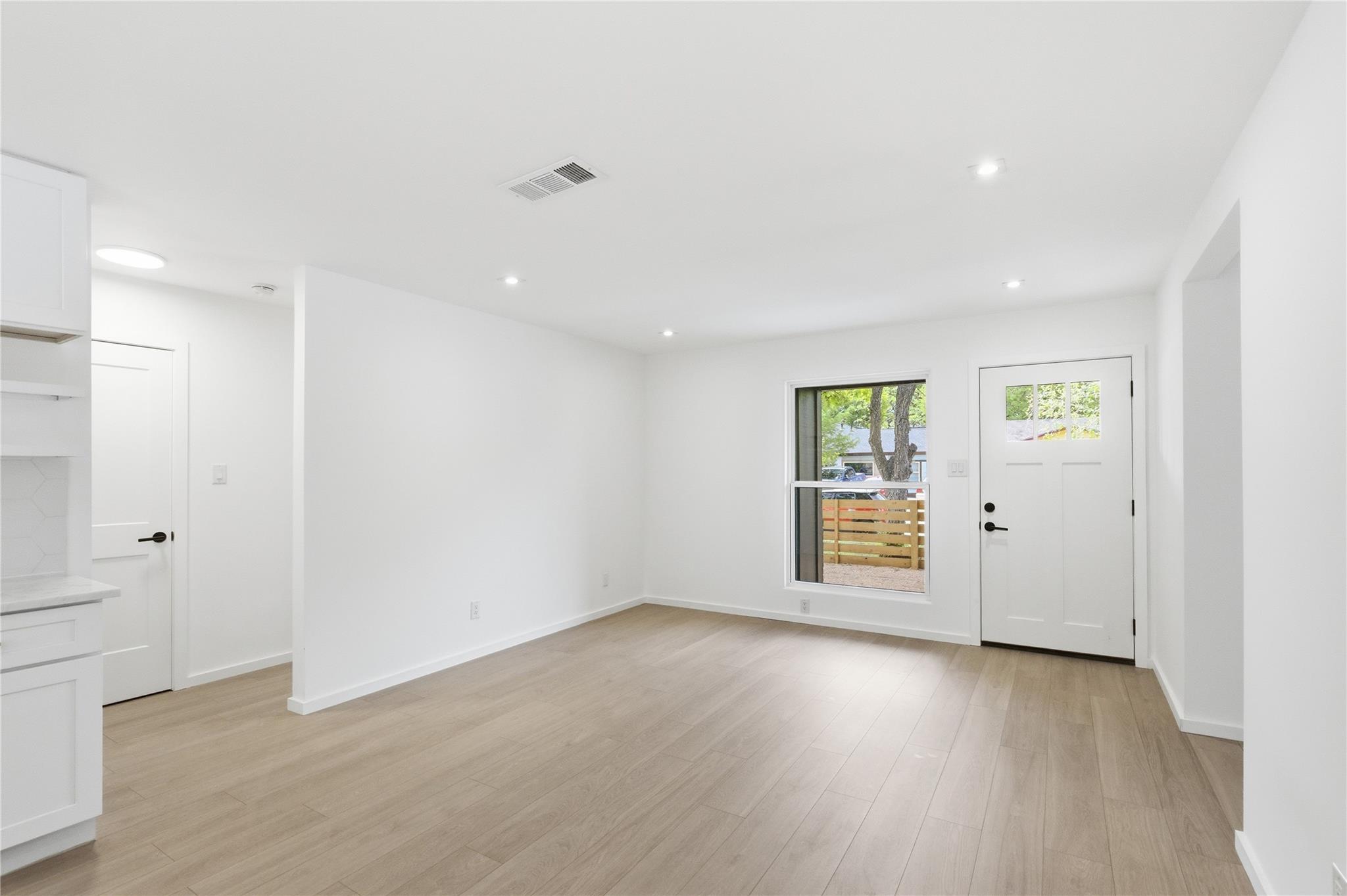 4400 Dovehill Dr, Austin, TX 78744