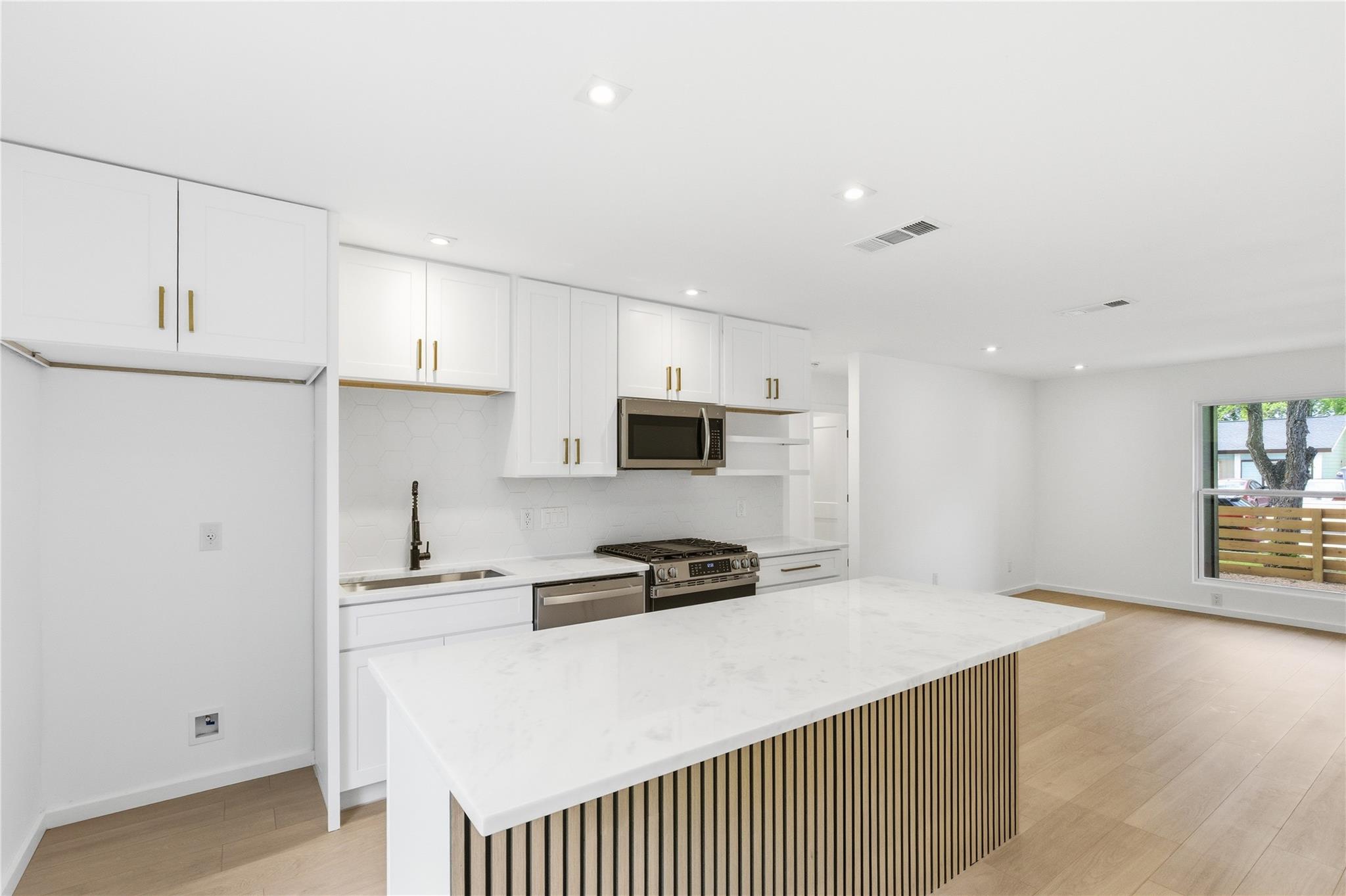 4400 Dovehill Dr, Austin, TX 78744