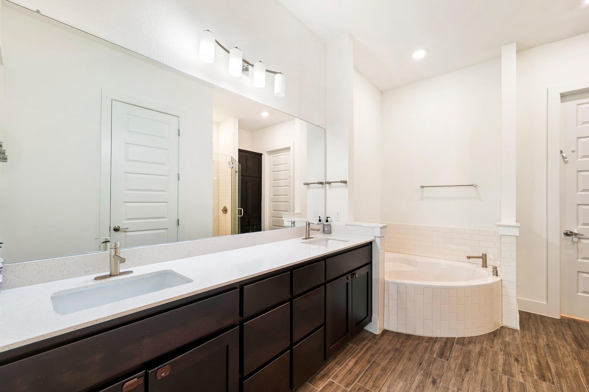 306 Cartwheel Bnd # 130, Austin, TX 78738