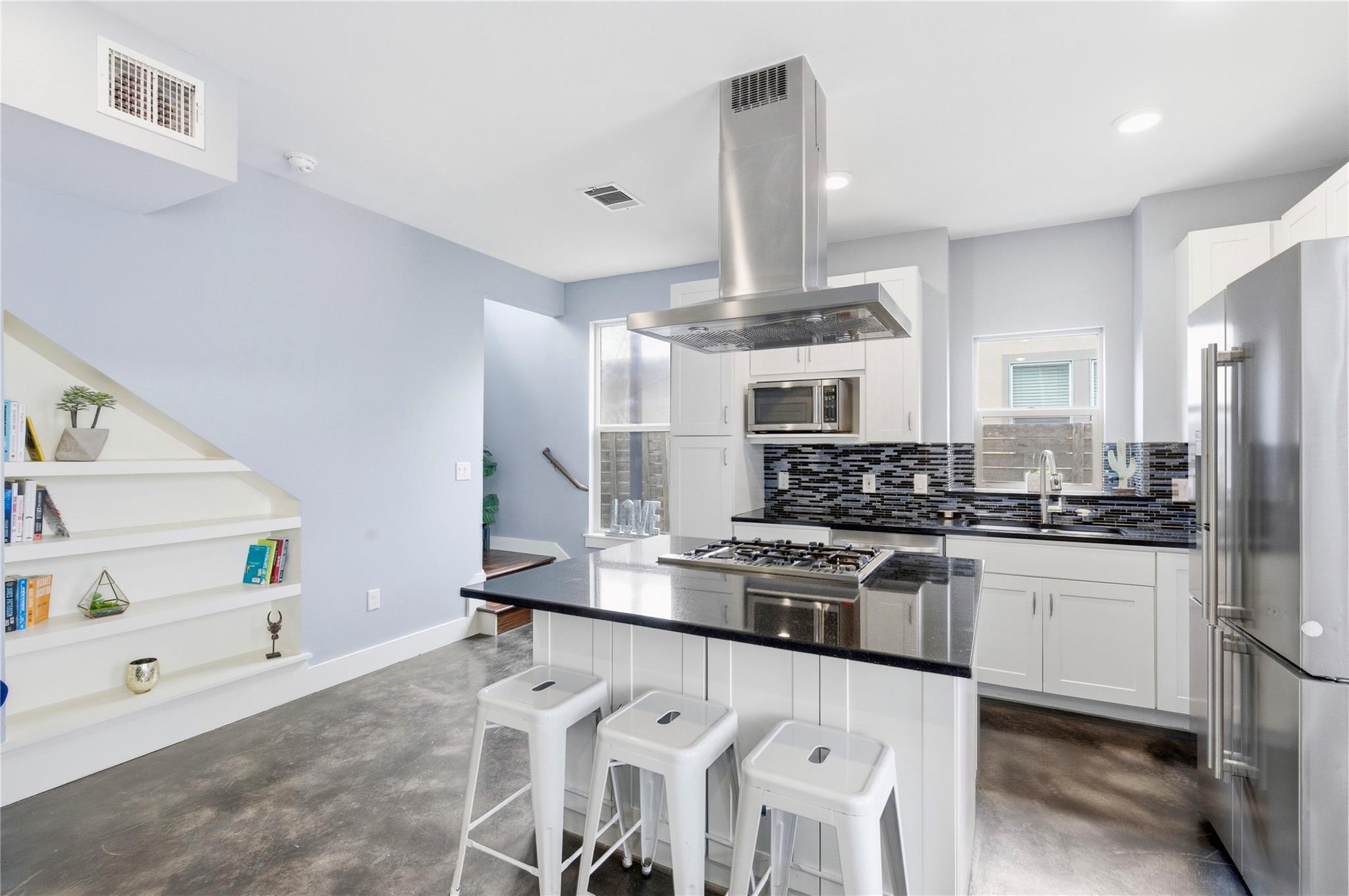 2202 Willow St # B, Austin, TX 78702