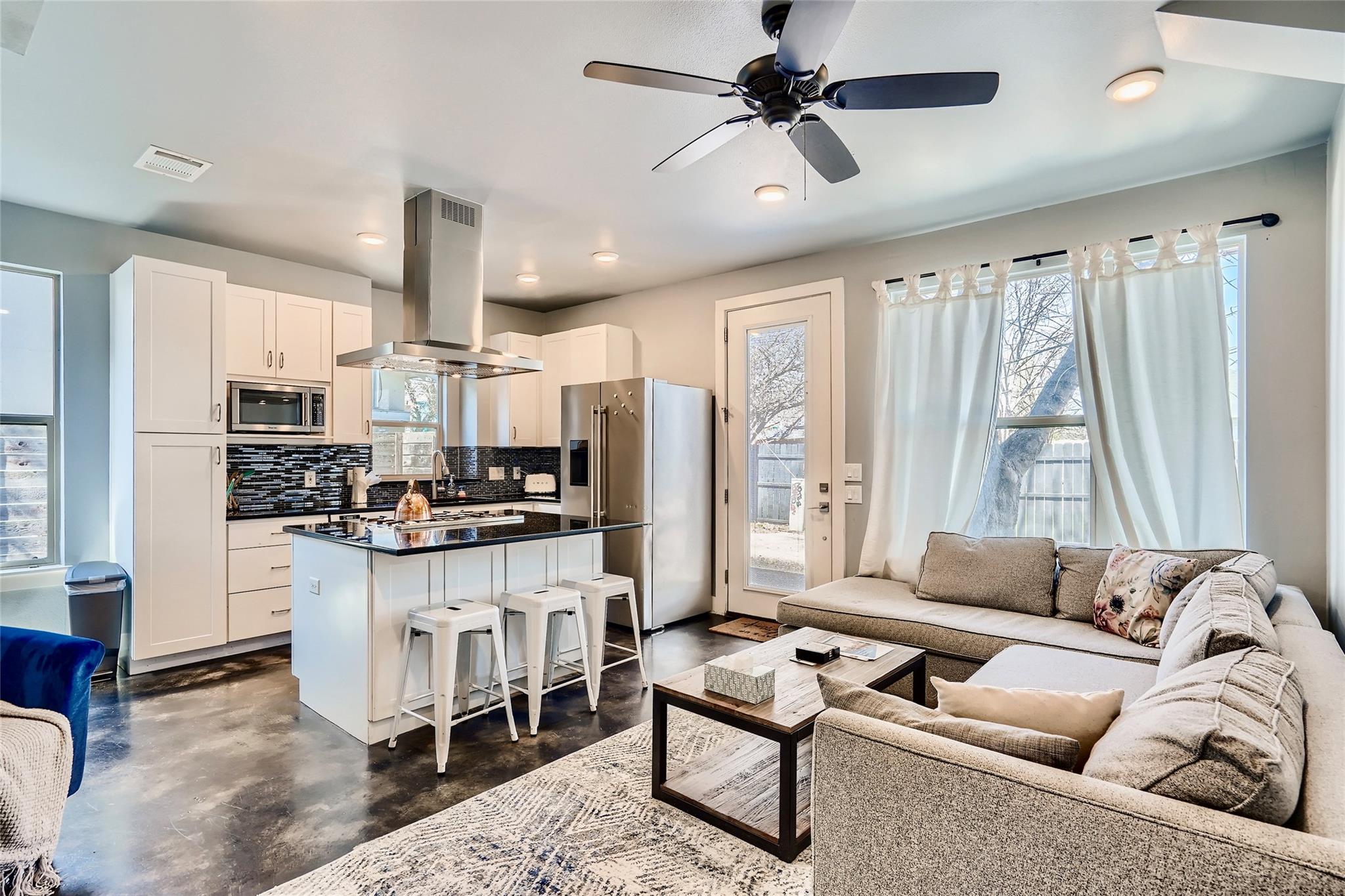 2202 Willow St # B, Austin, TX 78702