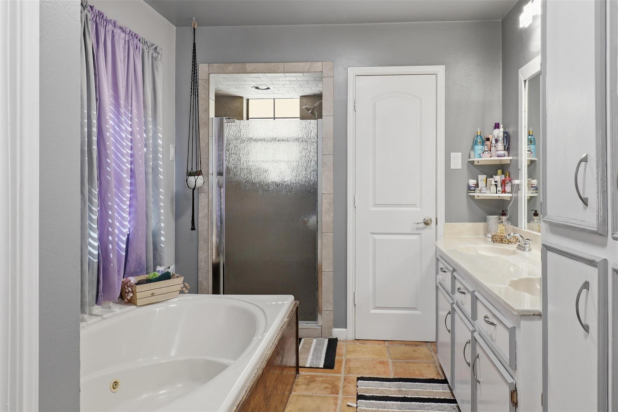 1204 S Gabriel Dr, Leander, TX 78641