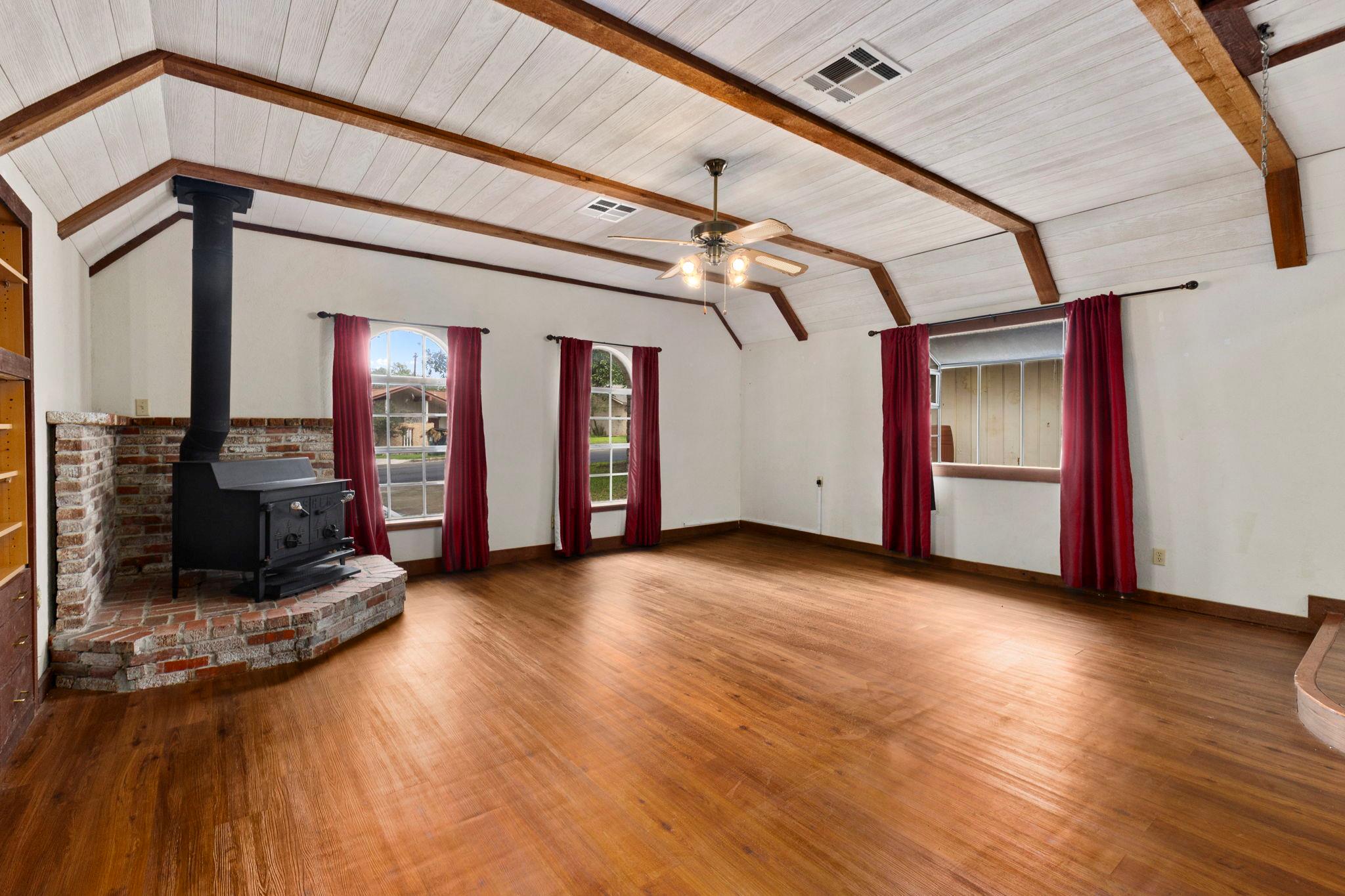 133 Chaparral St, San Marcos, TX 78666