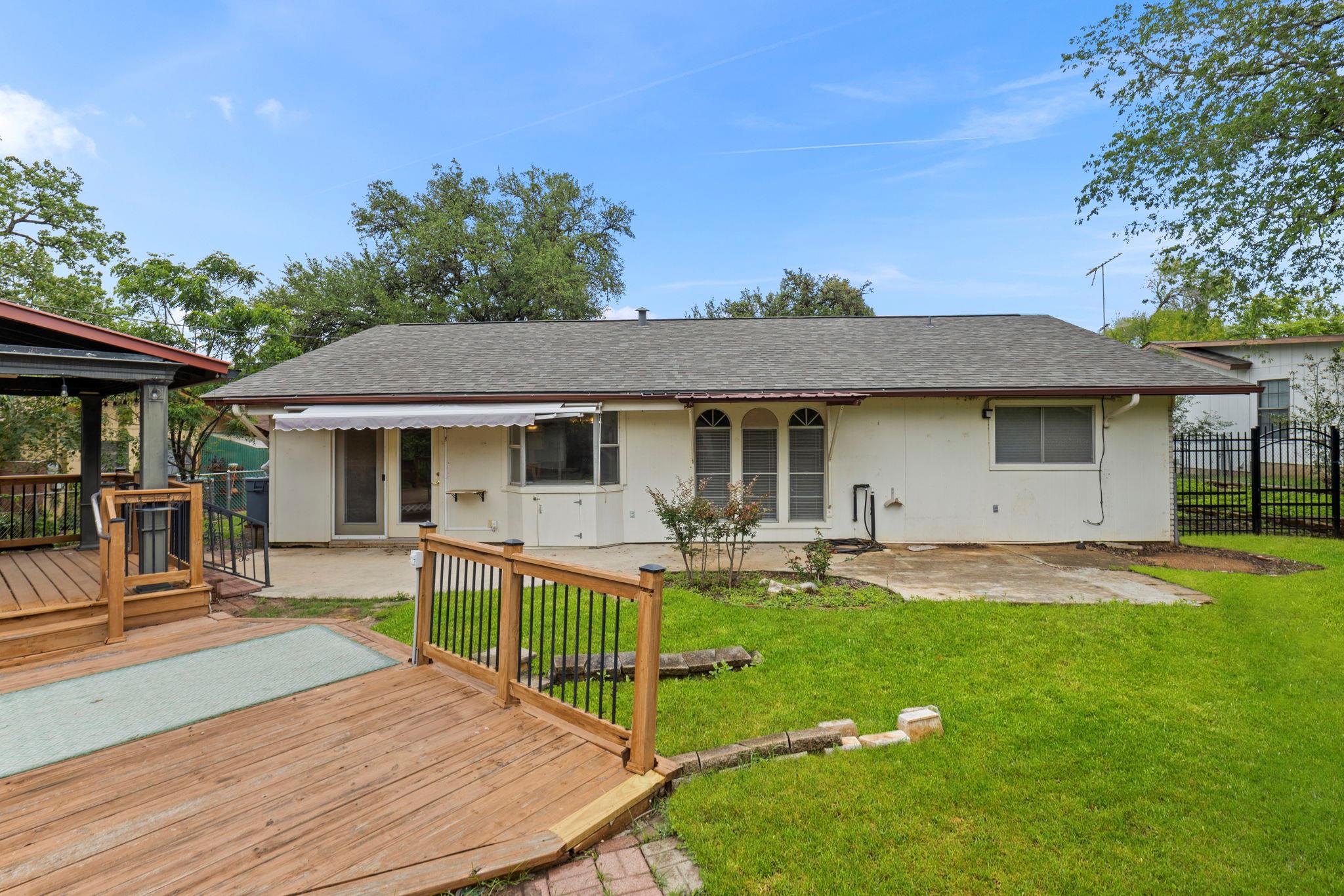 133 Chaparral St, San Marcos, TX 78666