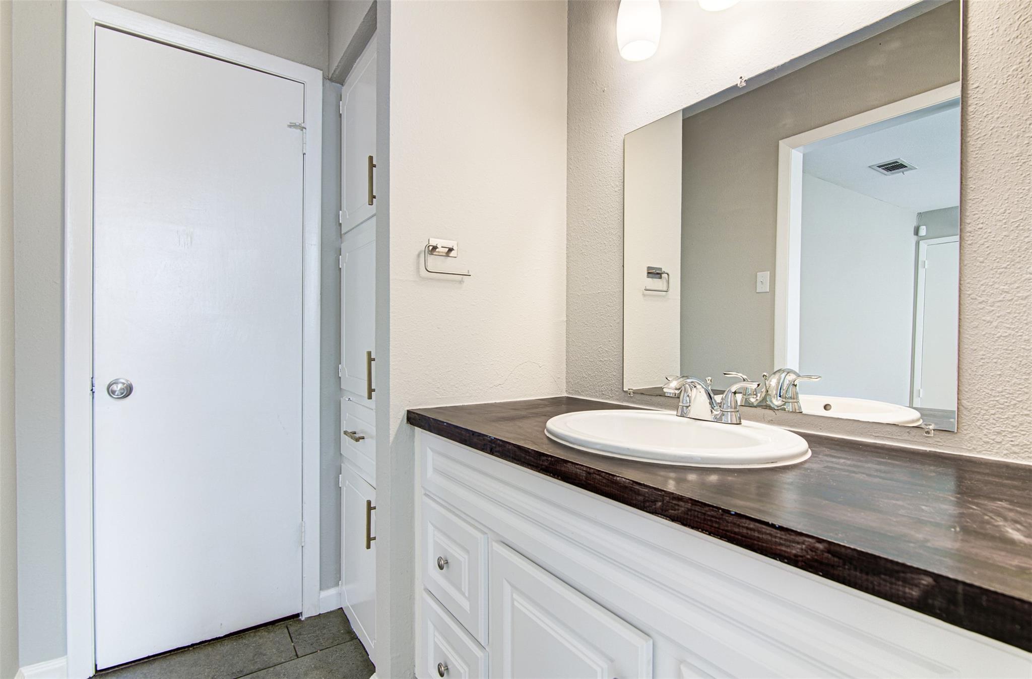 1605 Dale Cv # B, Round Rock, TX 78664