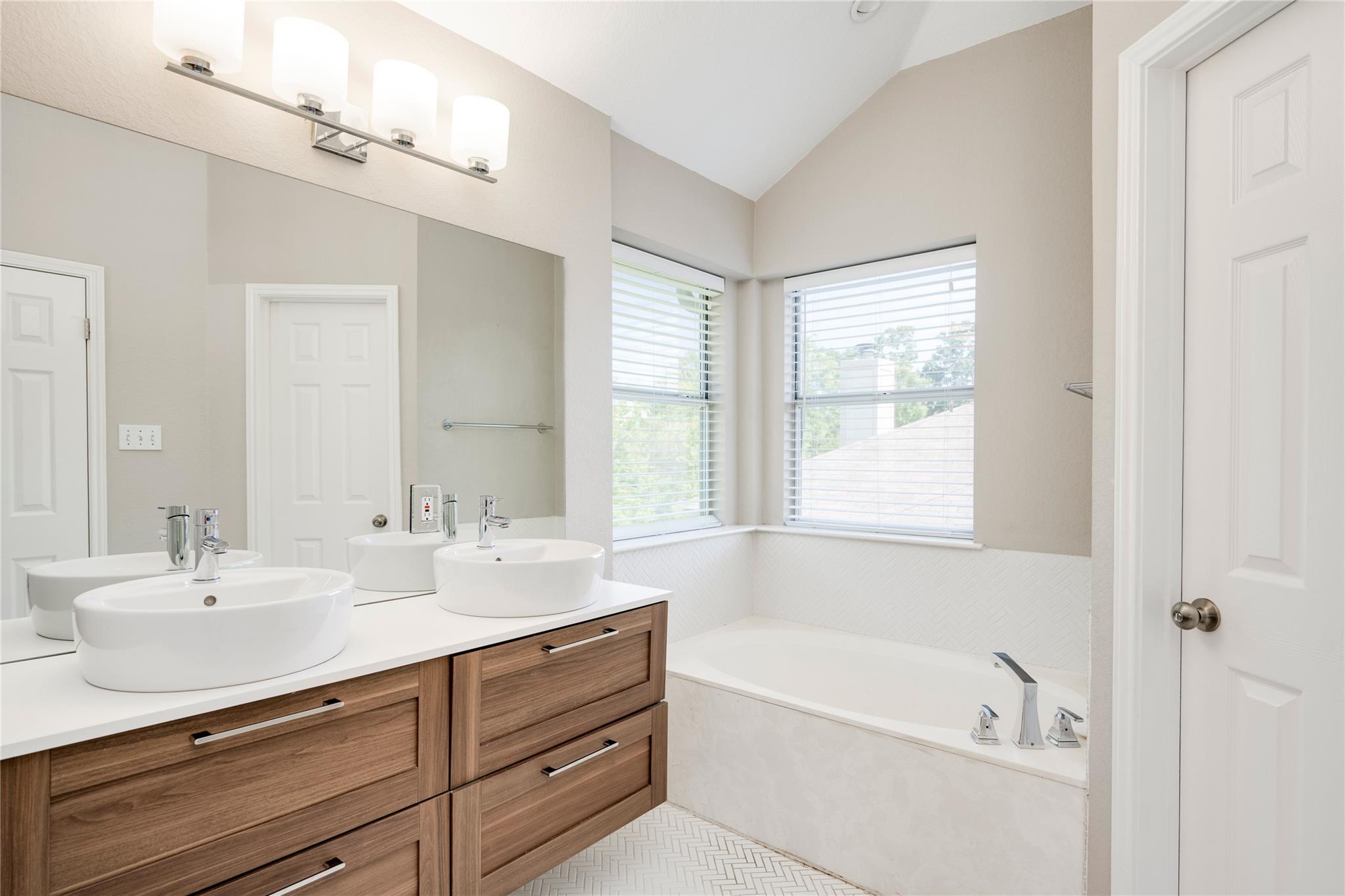 5660 Wagon Train Rd, Austin, TX 78749