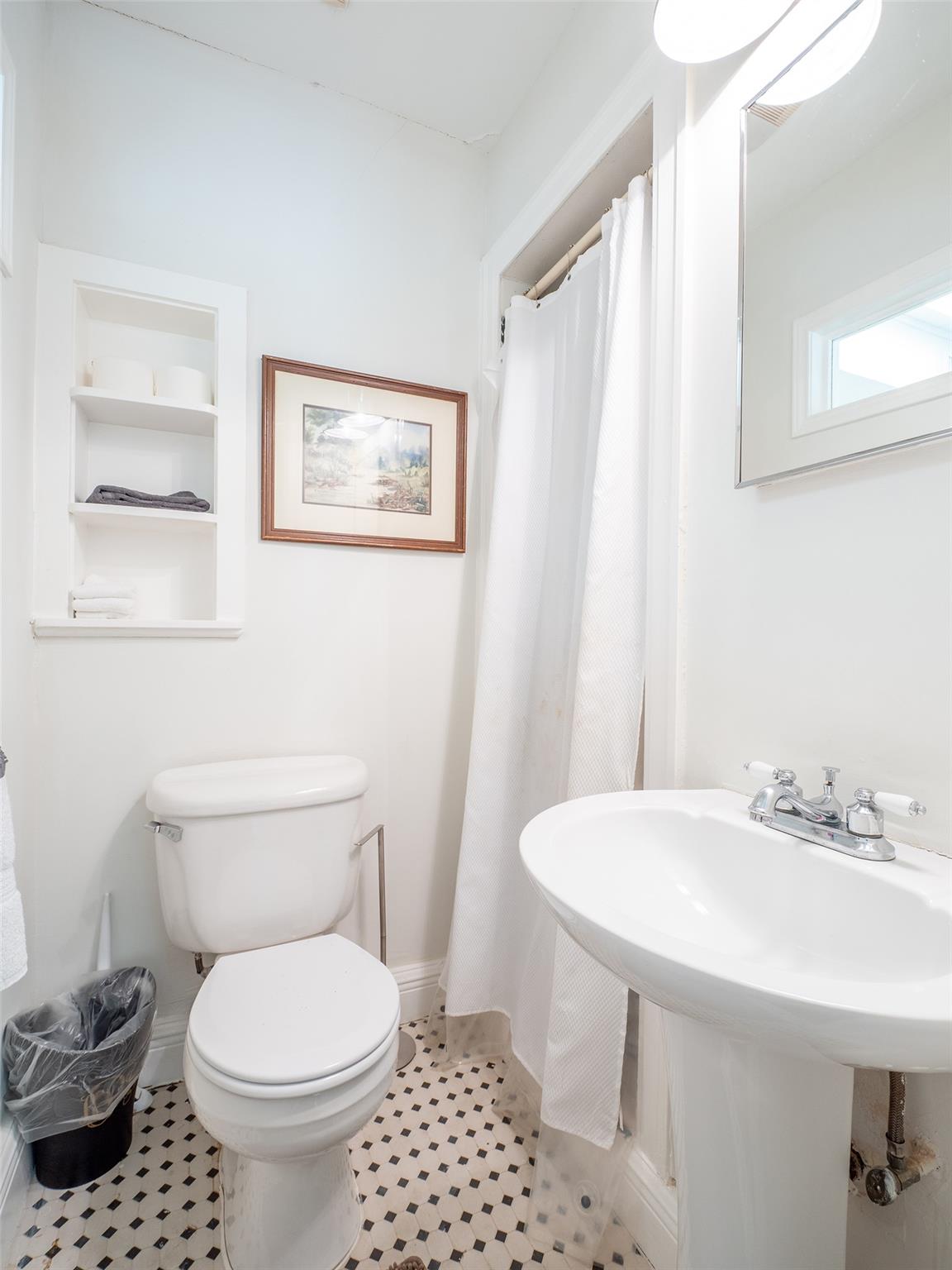 32 Margranita Cres, Austin, TX 78703