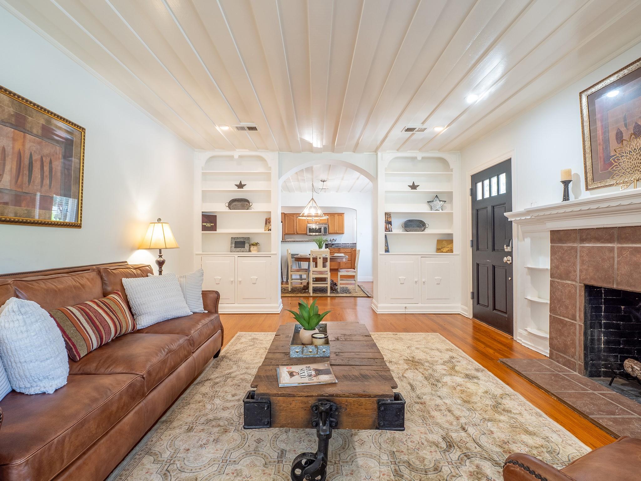 32 Margranita Cres, Austin, TX 78703