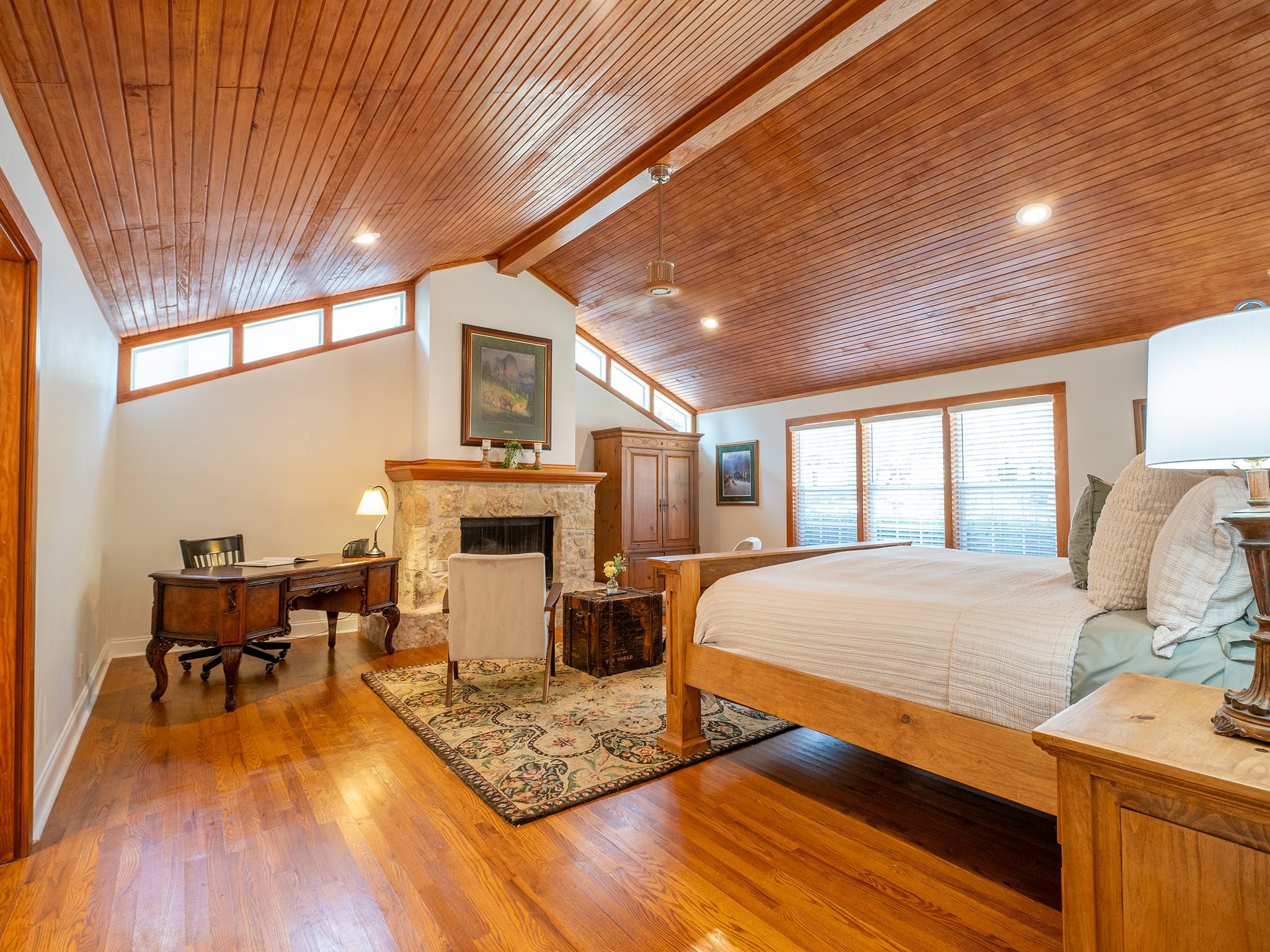 32 Margranita Cres, Austin, TX 78703