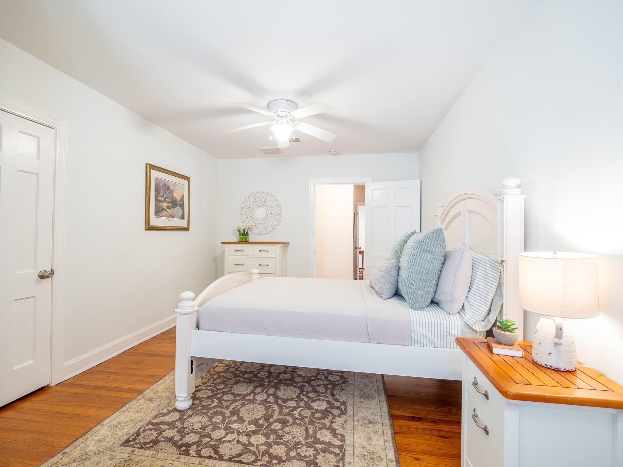 32 Margranita Cres, Austin, TX 78703