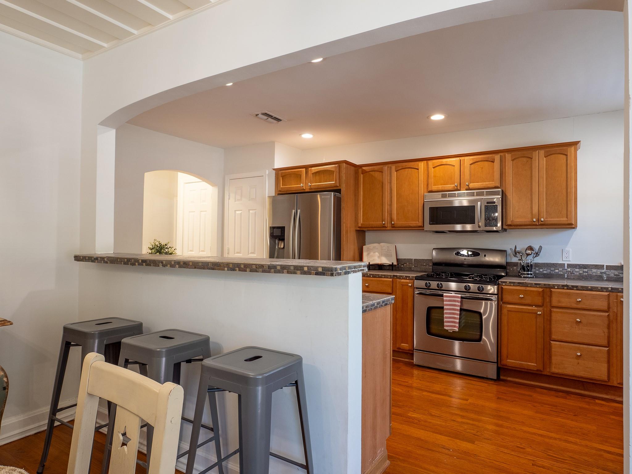 32 Margranita Cres, Austin, TX 78703