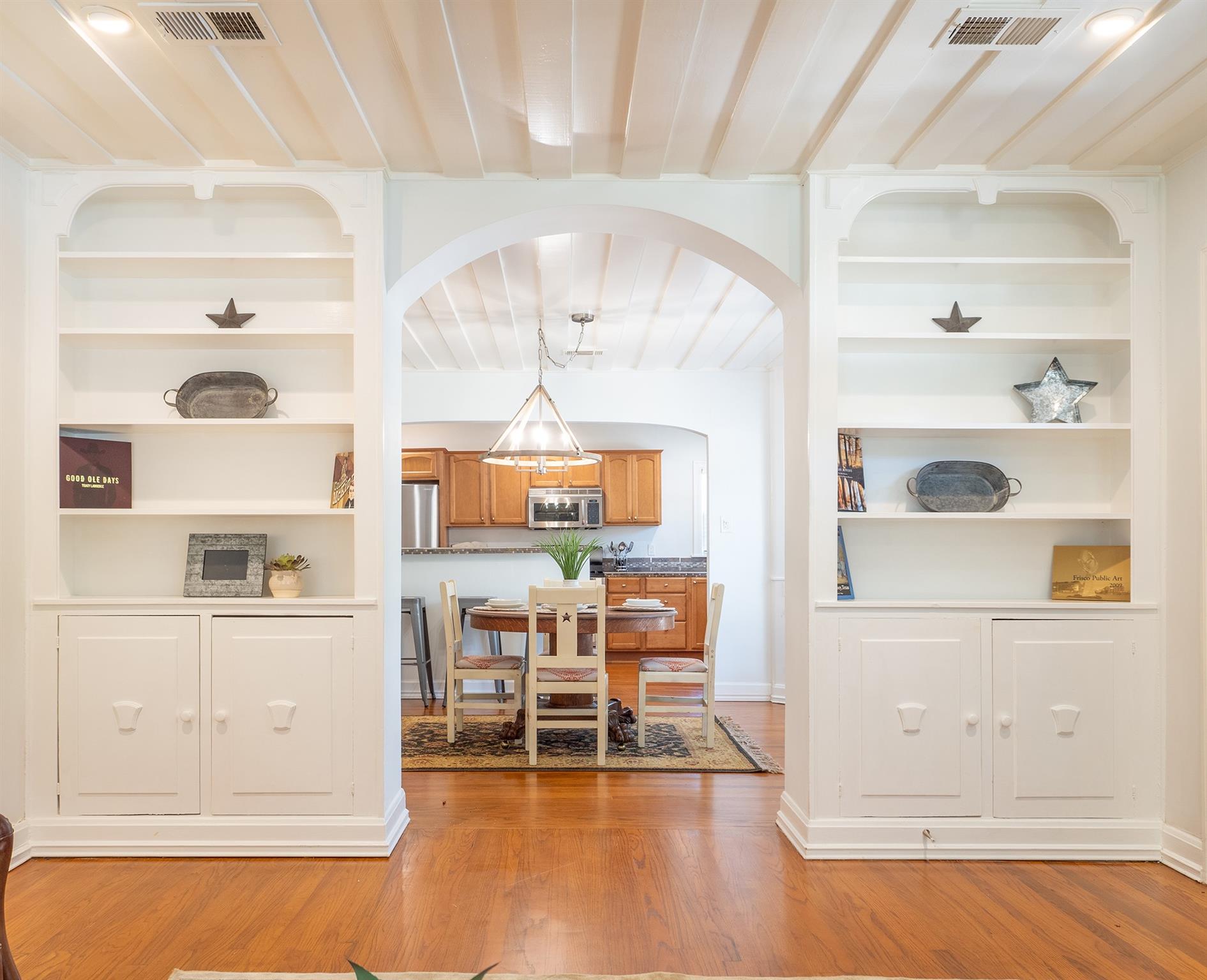 32 Margranita Cres, Austin, TX 78703