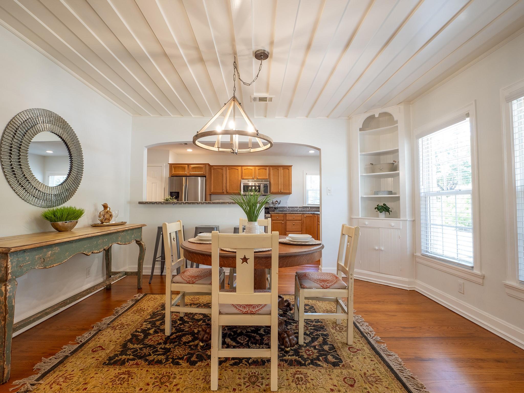 32 Margranita Cres, Austin, TX 78703