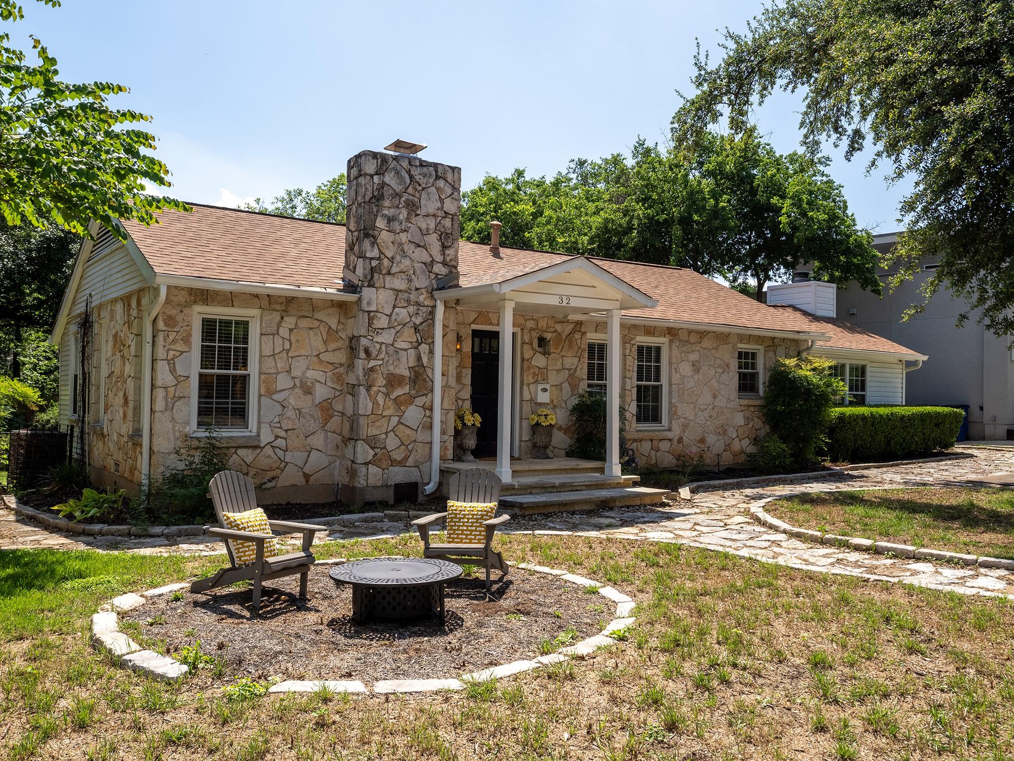 32 Margranita Cres, Austin, TX 78703