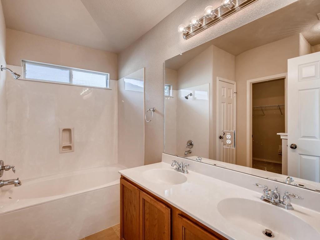 2736 Herrington Cv, Round Rock, TX 78665