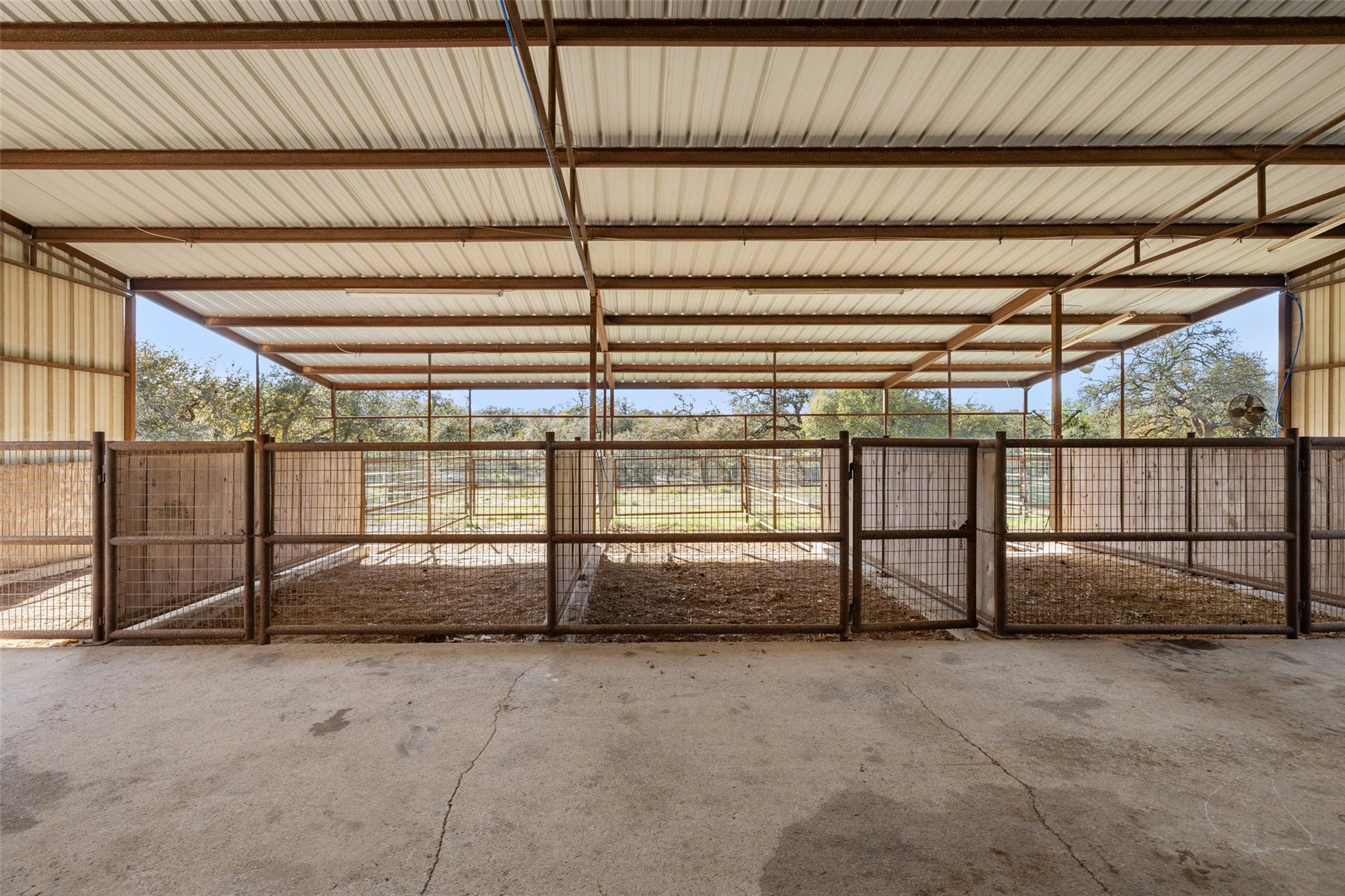 118 Landons Way, Blanco, TX 78606