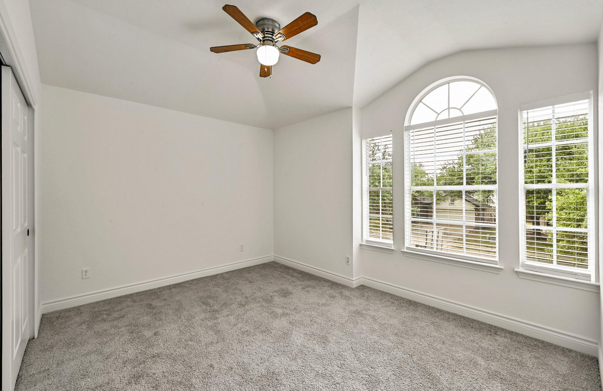 1425 Thibodeaux Dr, Round Rock, TX 78664