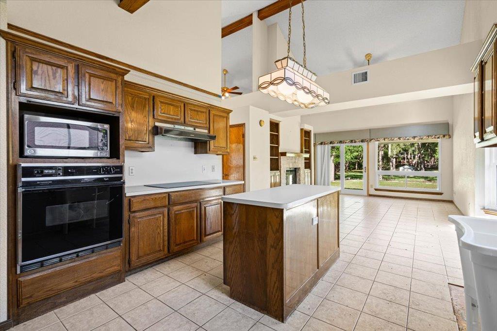 10801 Culberson Dr, Austin, TX 78748