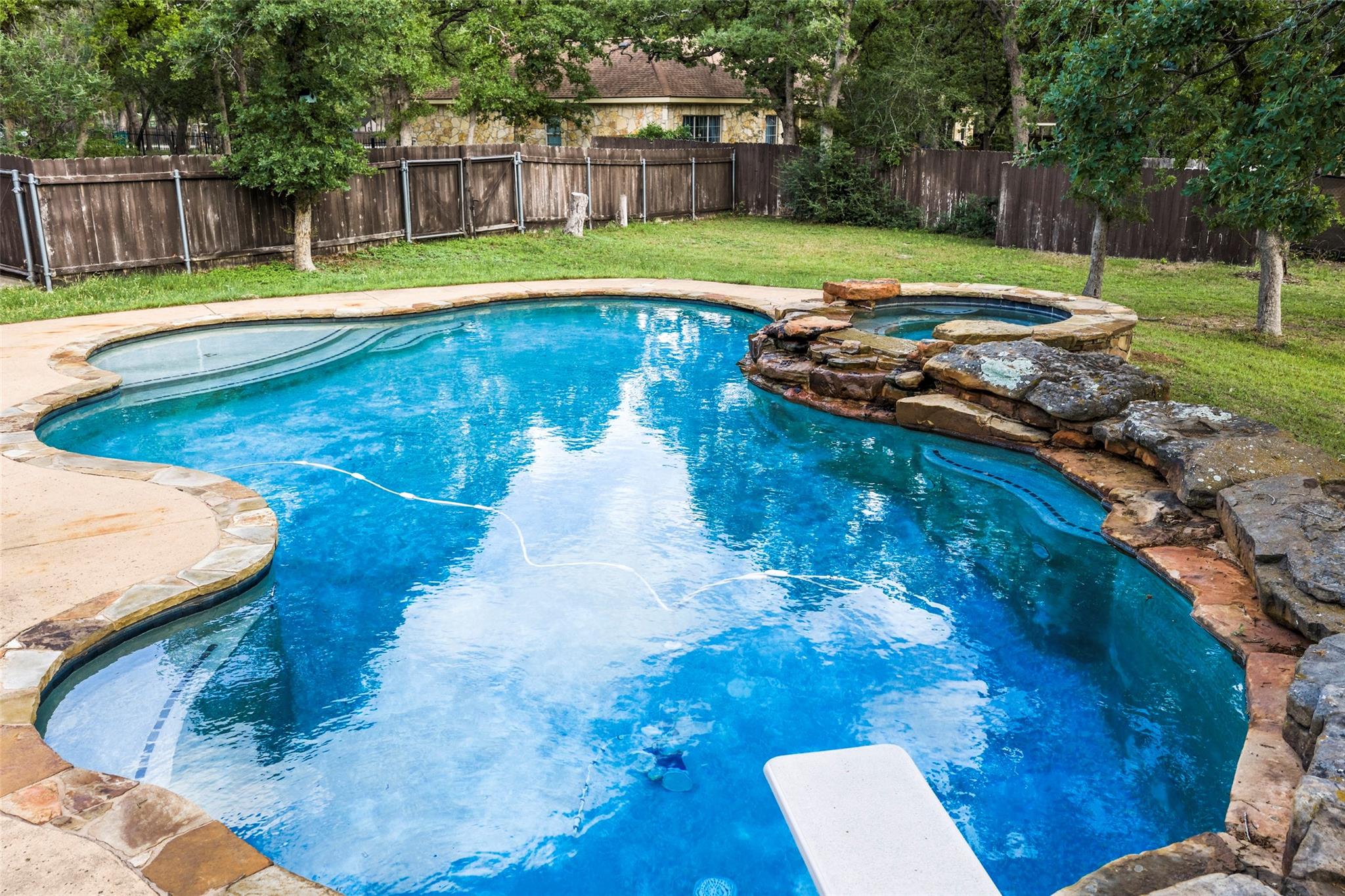 120 Juniper Trl, Elgin, TX 78621