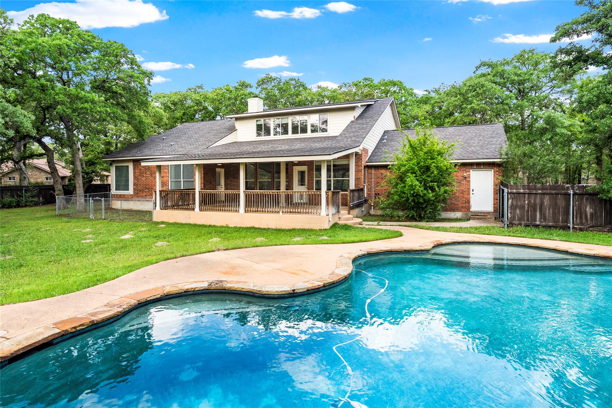 120 Juniper Trl, Elgin, TX 78621