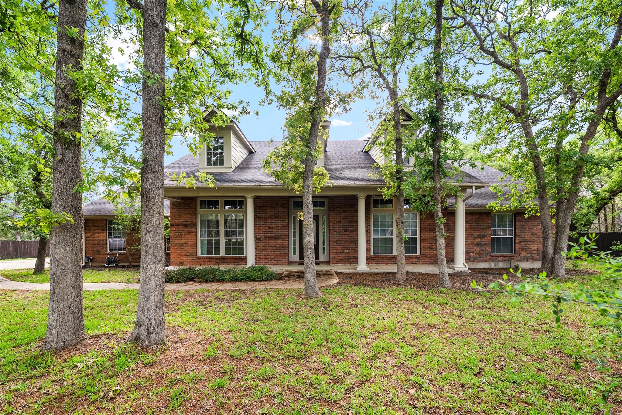 120 Juniper Trl, Elgin, TX 78621