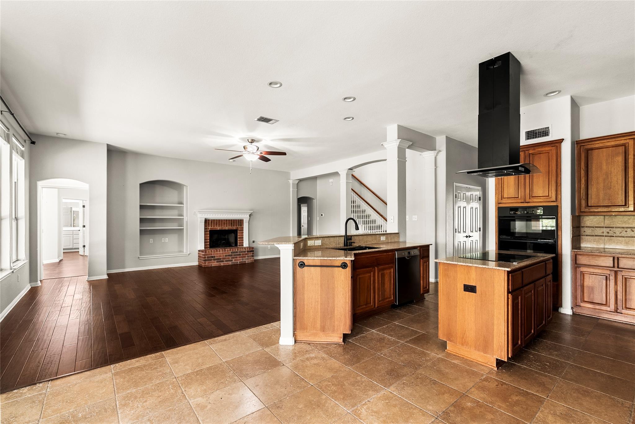 120 Juniper Trl, Elgin, TX 78621