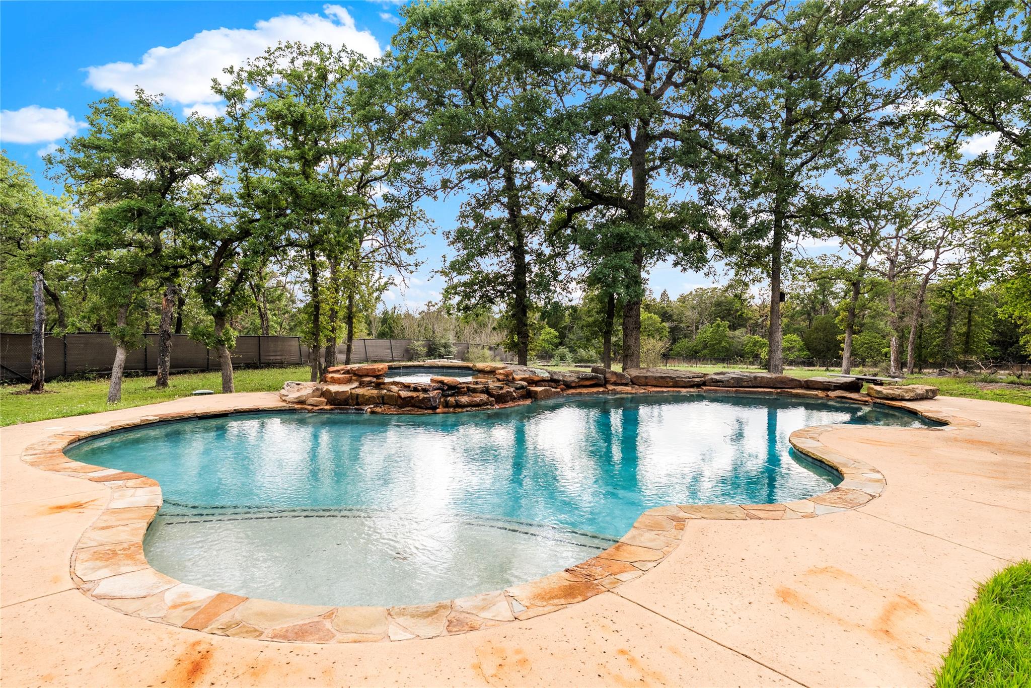 120 Juniper Trl, Elgin, TX 78621