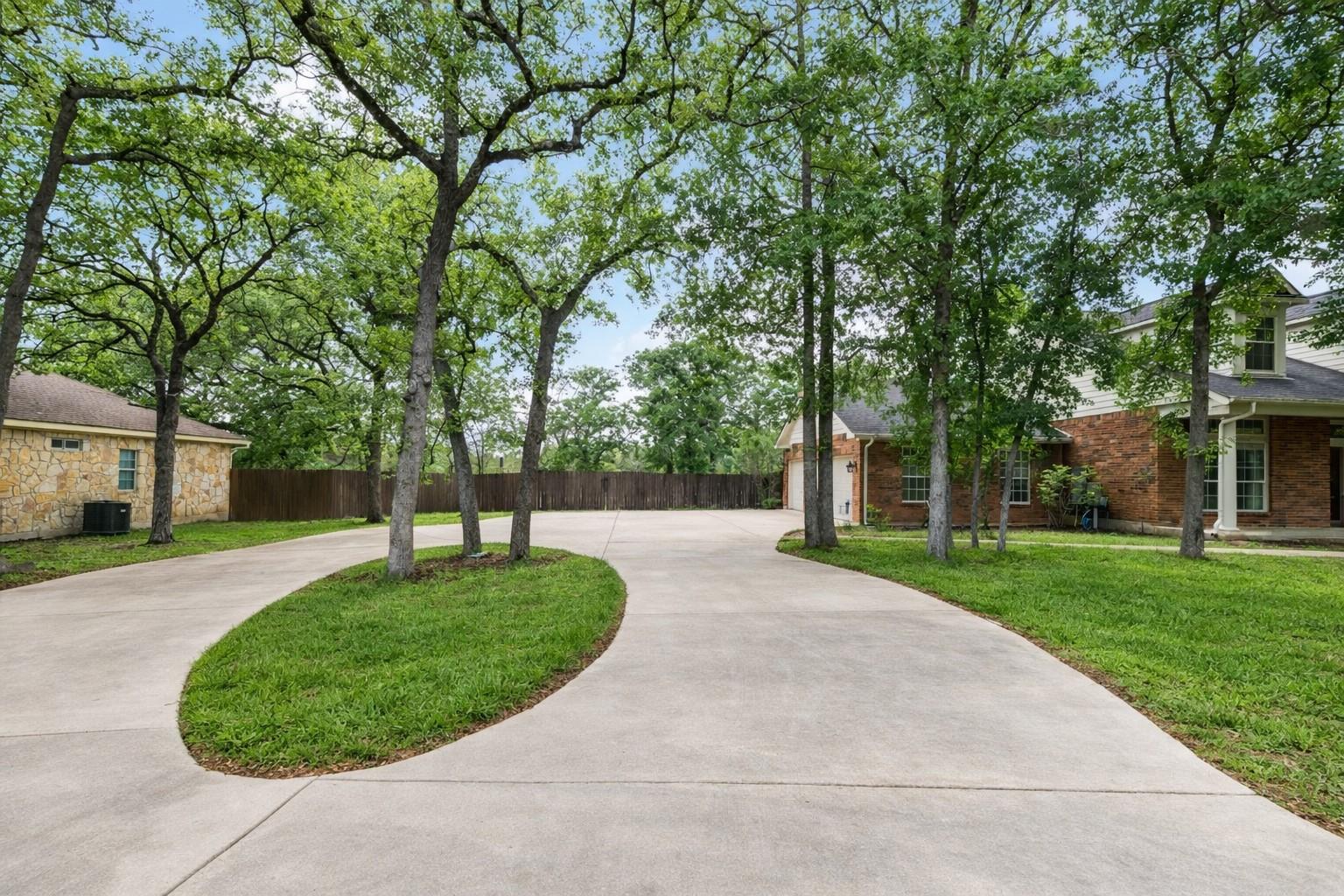 120 Juniper Trl, Elgin, TX 78621