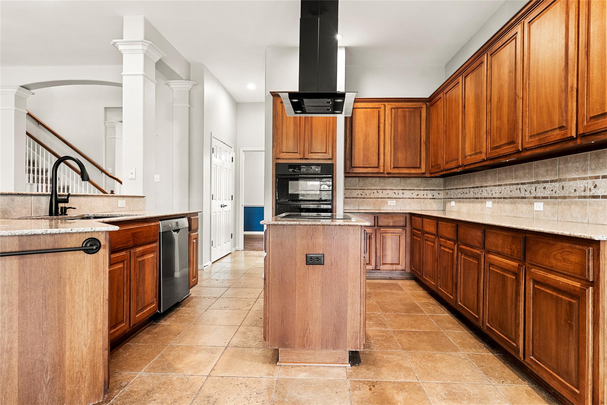 120 Juniper Trl, Elgin, TX 78621