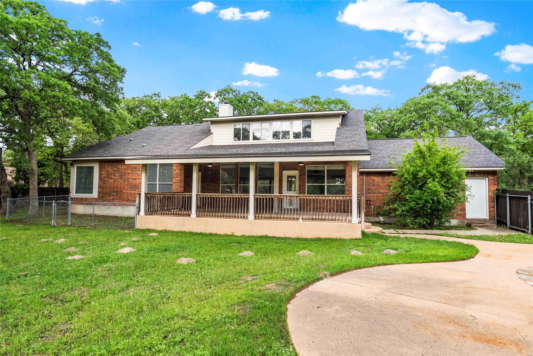 120 Juniper Trl, Elgin, TX 78621