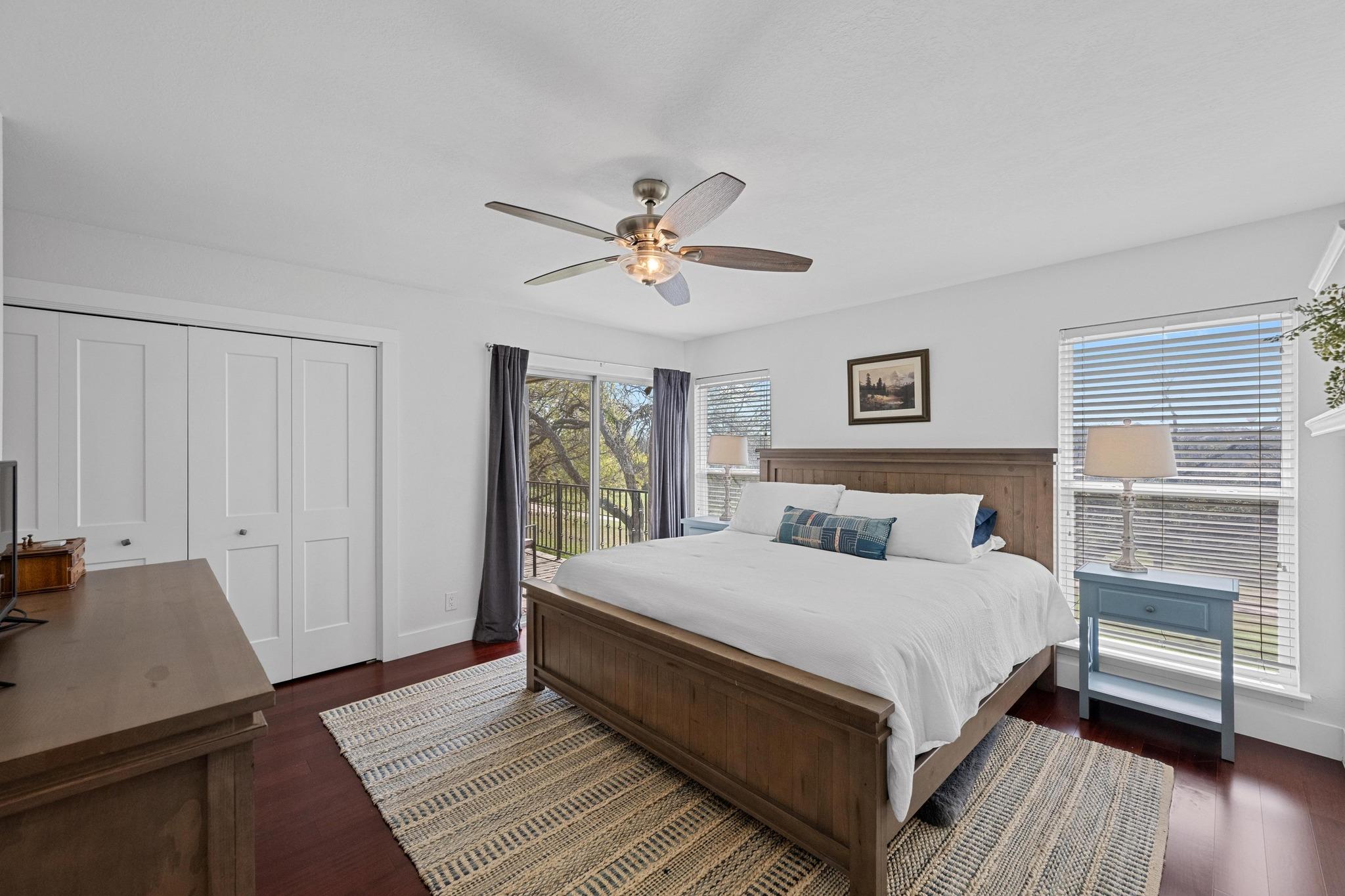 100 Lido Cir # B2, Lakeway, TX 78734