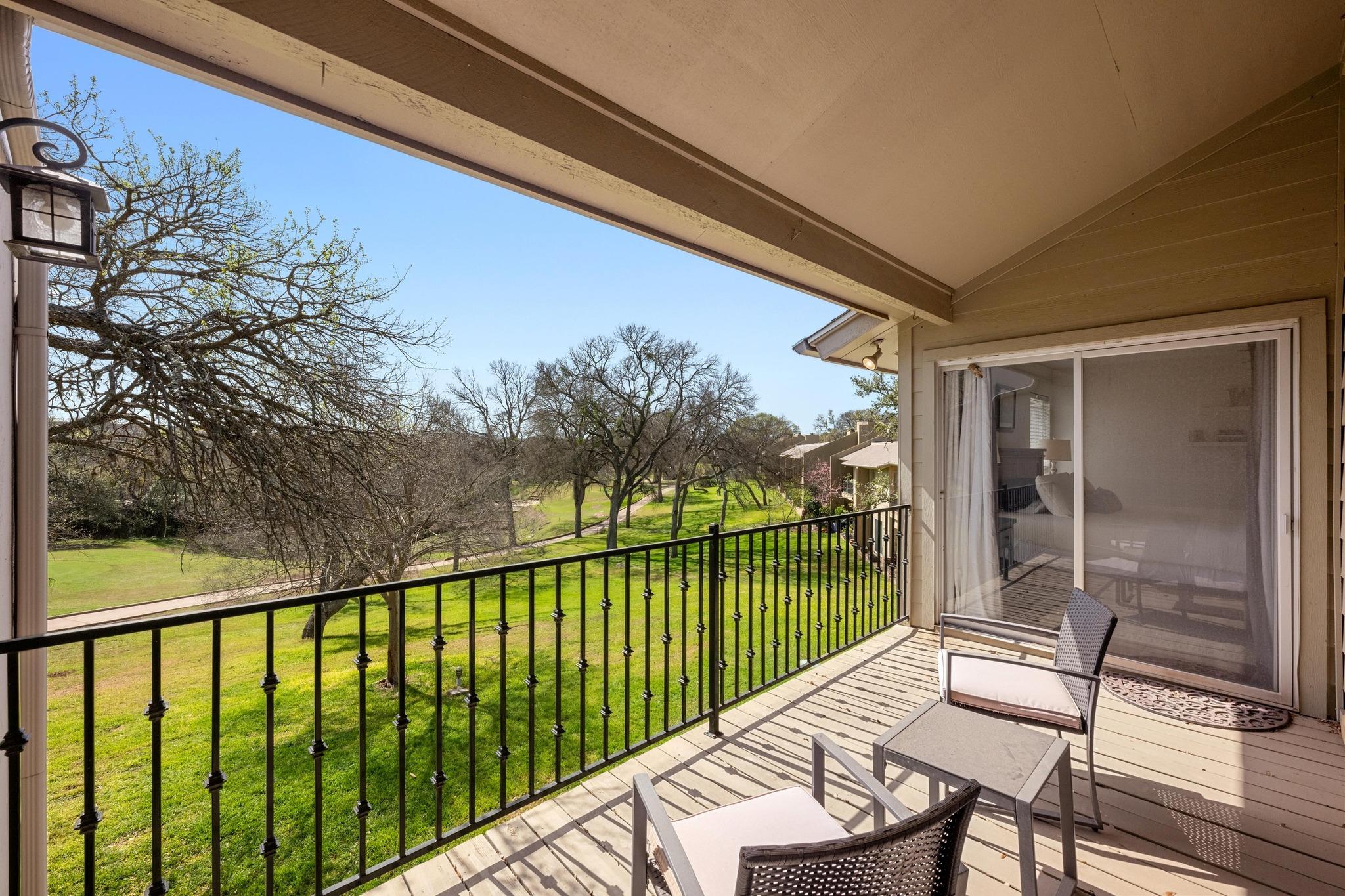 100 Lido Cir # B2, Lakeway, TX 78734