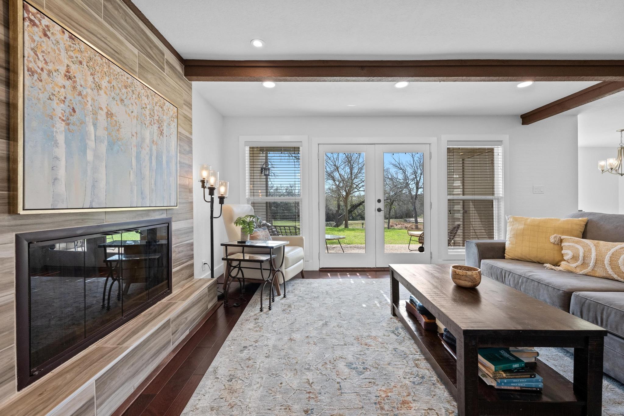 100 Lido Cir # B2, Lakeway, TX 78734