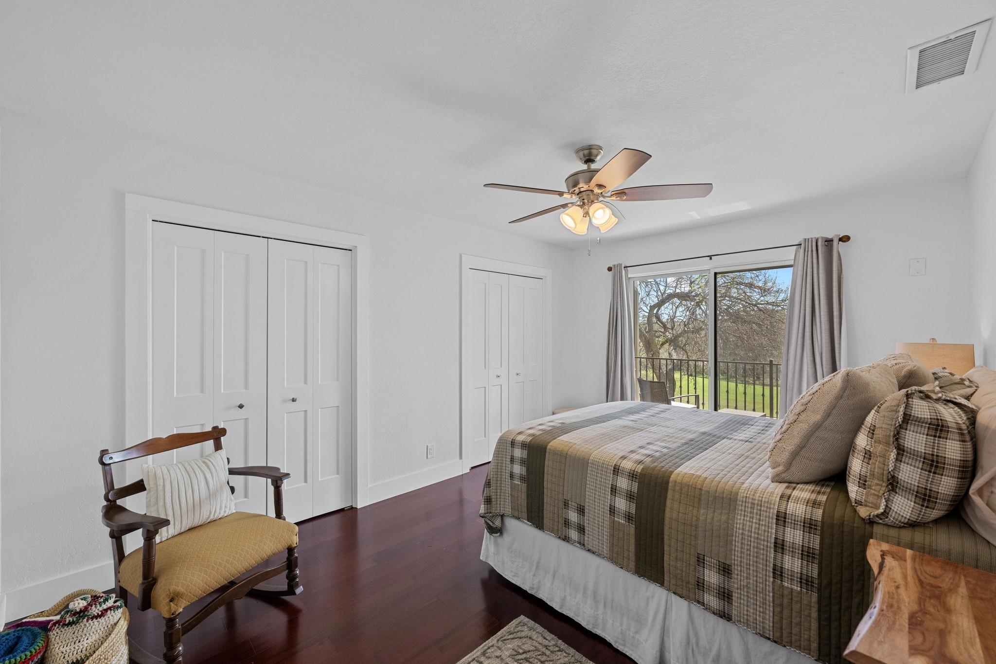 100 Lido Cir # B2, Lakeway, TX 78734