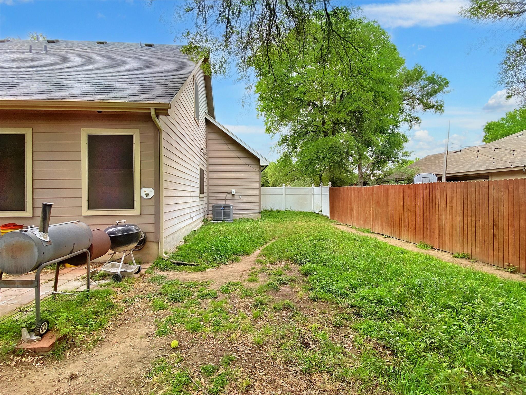 2009 Ridge View Dr, San Marcos, TX 78666