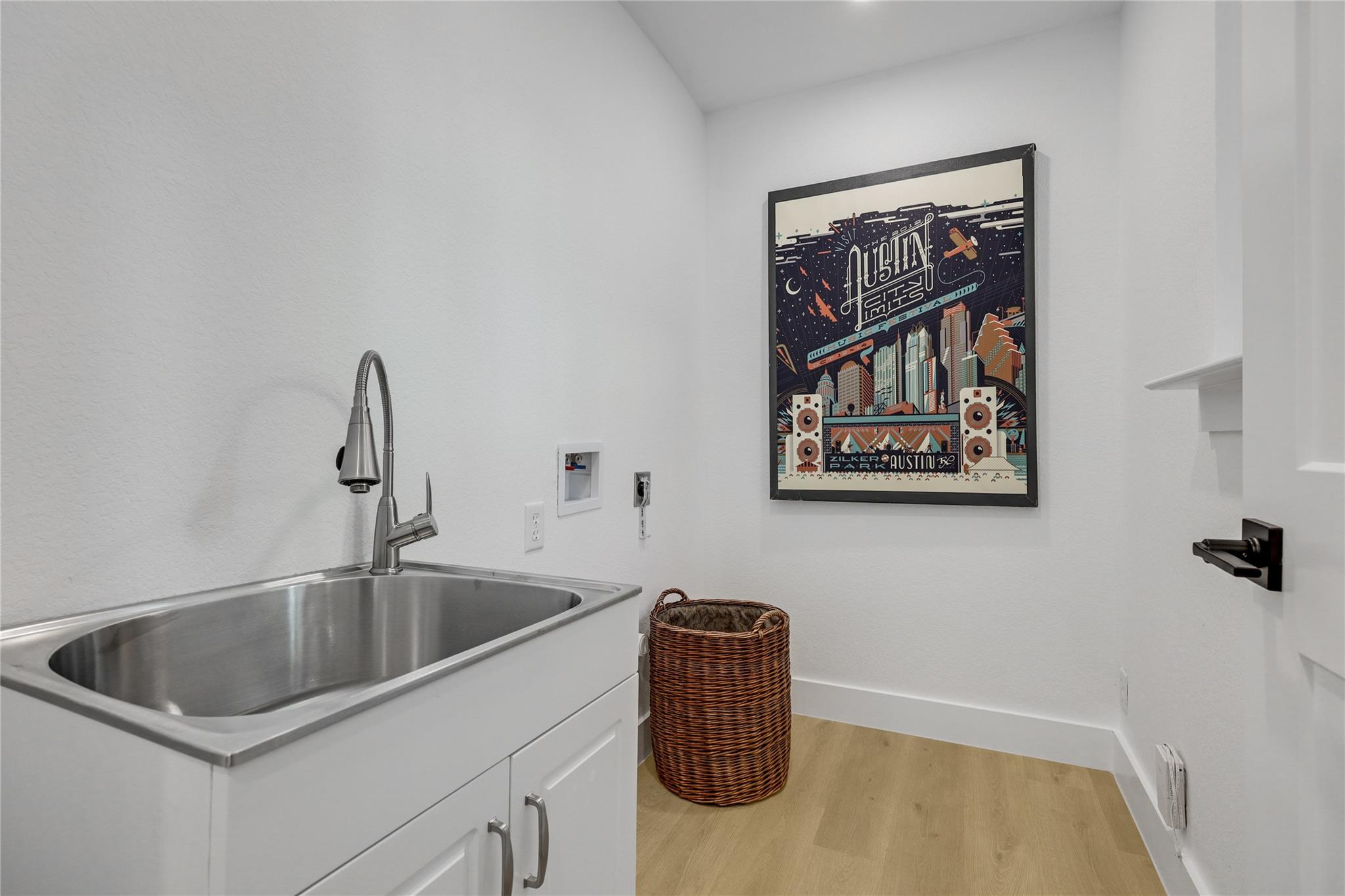 813 Cardiff Dr, Austin, TX 78745