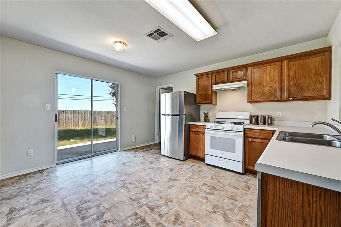 11724 Gemmer St, Del Valle, TX 78617