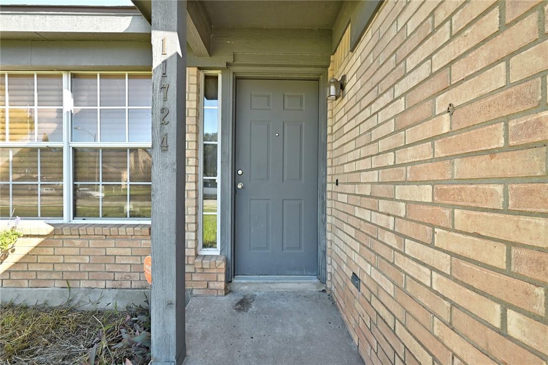 11724 Gemmer St, Del Valle, TX 78617