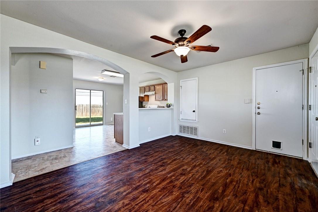 11724 Gemmer St, Del Valle, TX 78617