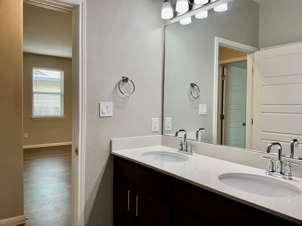 128 Earl Keen St, Leander, TX 78641