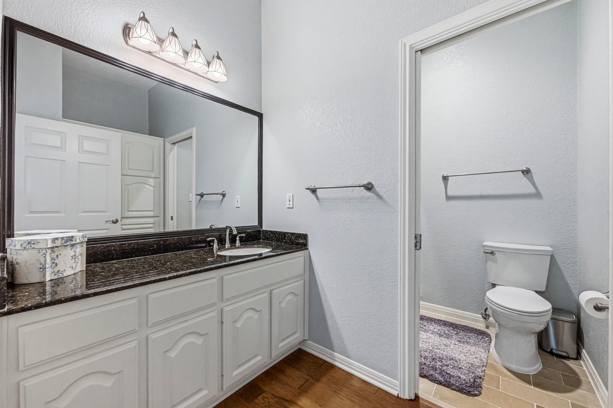 900 Canyonwood Dr, Dripping Springs, TX 78620