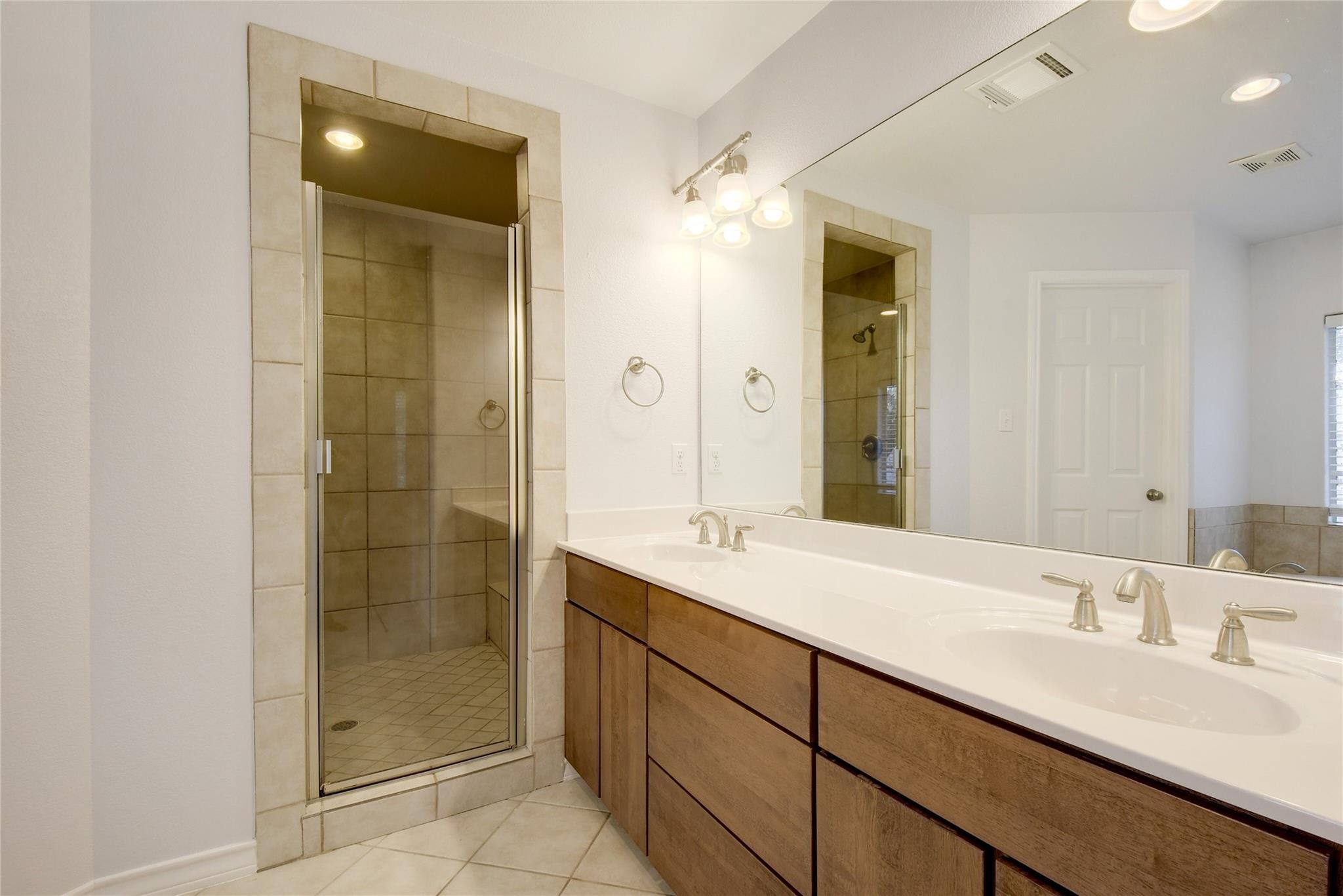 2933 E Martin Luther King Jr Blvd # B, Austin, TX 78702